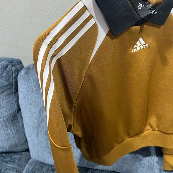 Adidas Black and Gold Top With Black Collar Size Small Excellent Condition - Picture 3 of 4